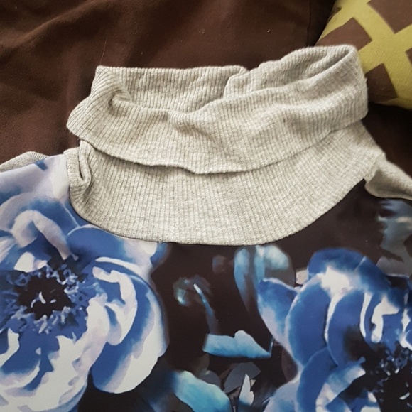 Apt 9 long sleeve floral turtleneck - Picture 2 of 4